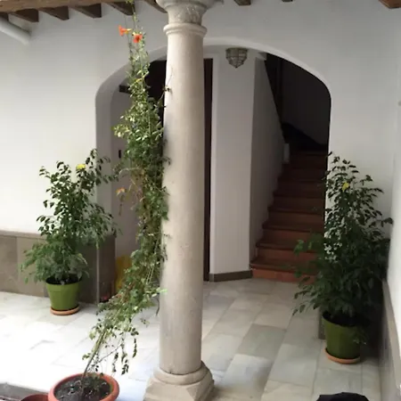 Alhambra Host